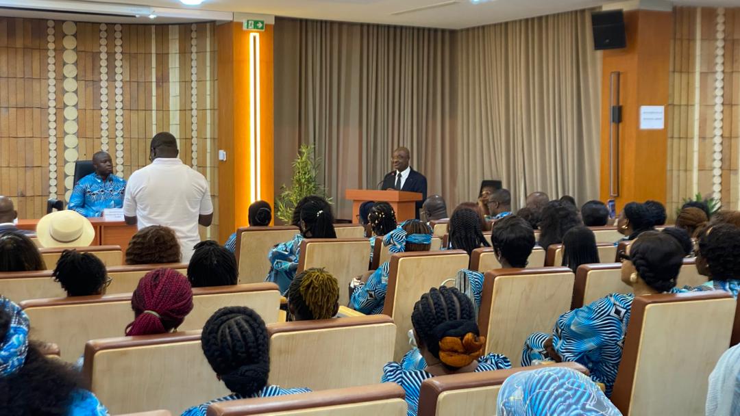 sensibilisation sur le cancer du sein et le cancer du col de l’utérus aux femmes du Ministère de l’Économie, des Finances et de la Planification